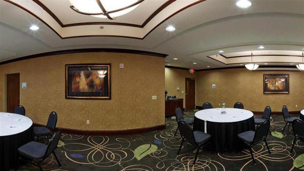 Holiday Inn Express & Suites Poteau By Ihg Exterior foto